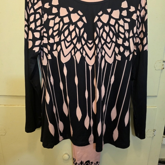 NWOT Two-Piece Set: Bohemian Tunic Top & Leggings - Size M - Picture 1 of 2